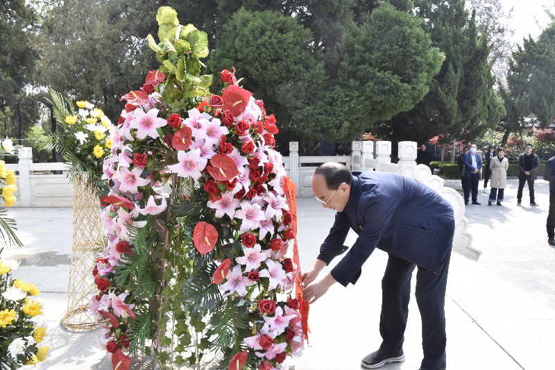 集團(tuán)公司黨委赴蘭考開展黨史學(xué)習(xí)教育主題實(shí)踐活動